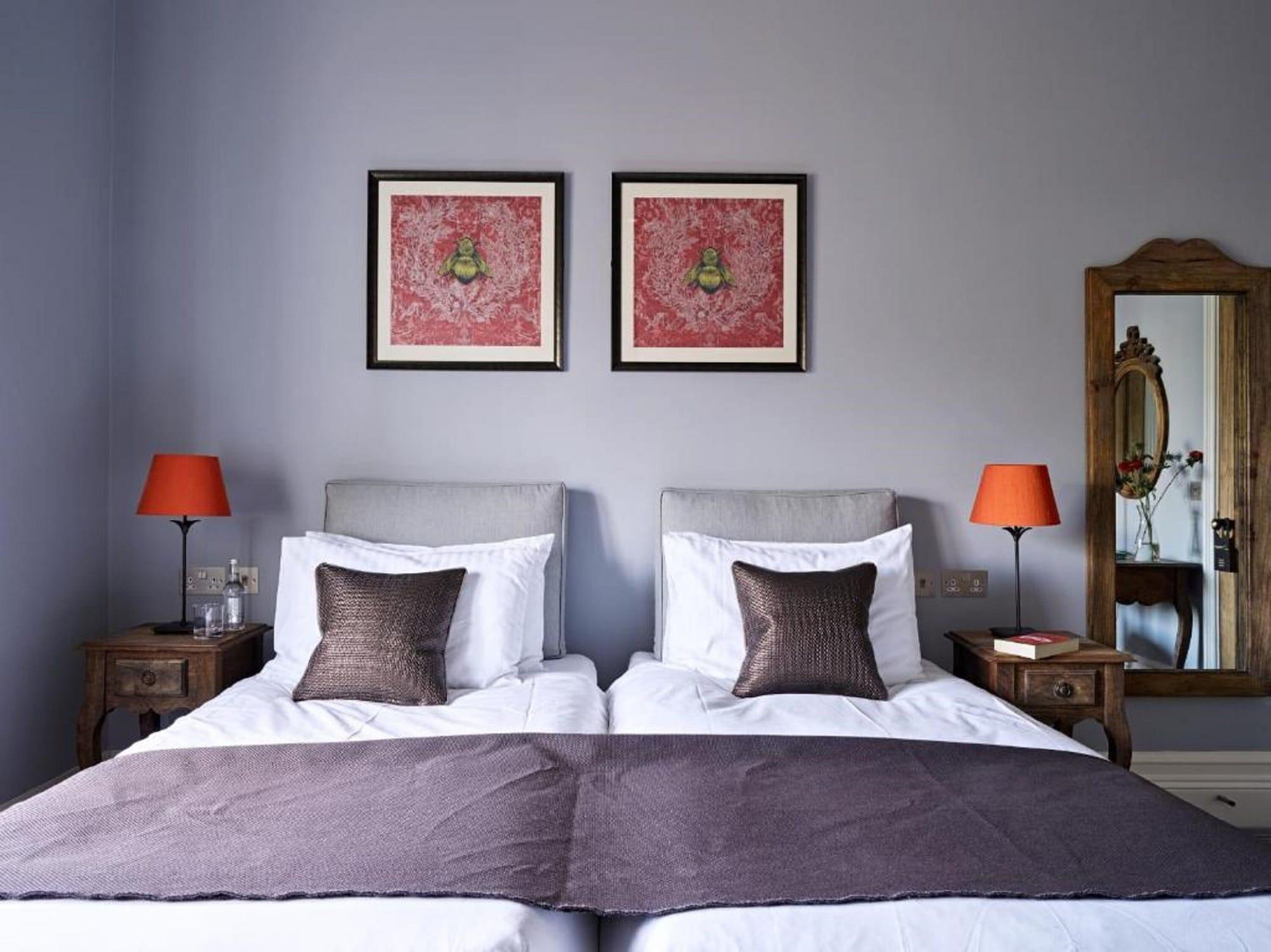 Cotswold Grange Bed & Breakfast Cheltenham Bagian luar foto A bedroom at the hotel