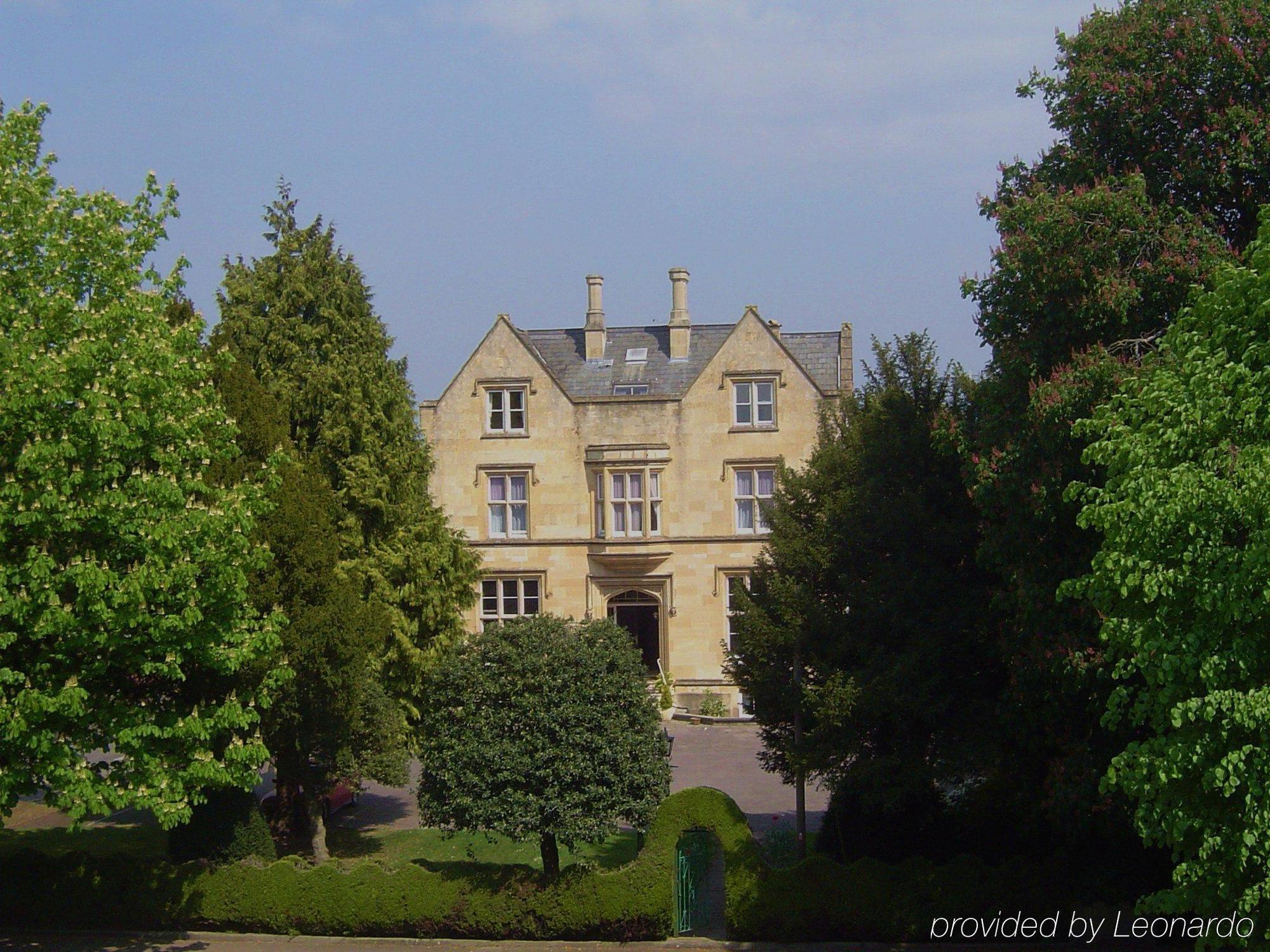 Cotswold Grange Bed & Breakfast Cheltenham Bagian luar foto The former school buildings