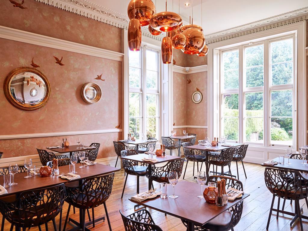 Cotswold Grange Bed & Breakfast Cheltenham Bagian luar foto The restaurant at The Old parsonage