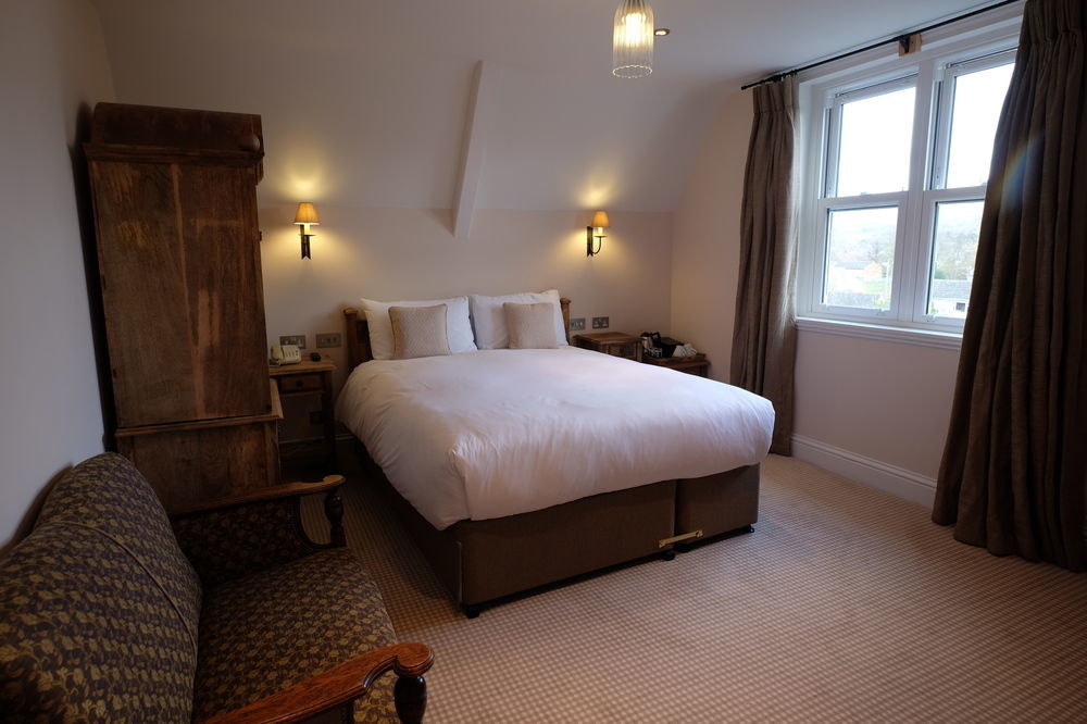 Cotswold Grange Bed & Breakfast Cheltenham Bagian luar foto A bedroom at the hotel