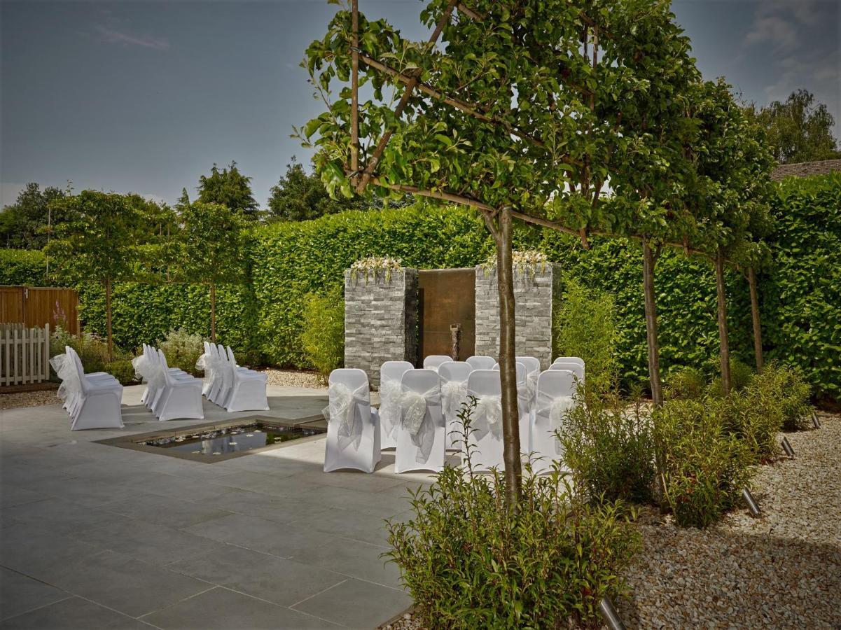 Cotswold Grange Bed & Breakfast Cheltenham Bagian luar foto The outdoor chapel